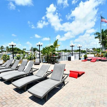 Aparthotel Getaway At The Marina à South Bradenton Extérieur photo