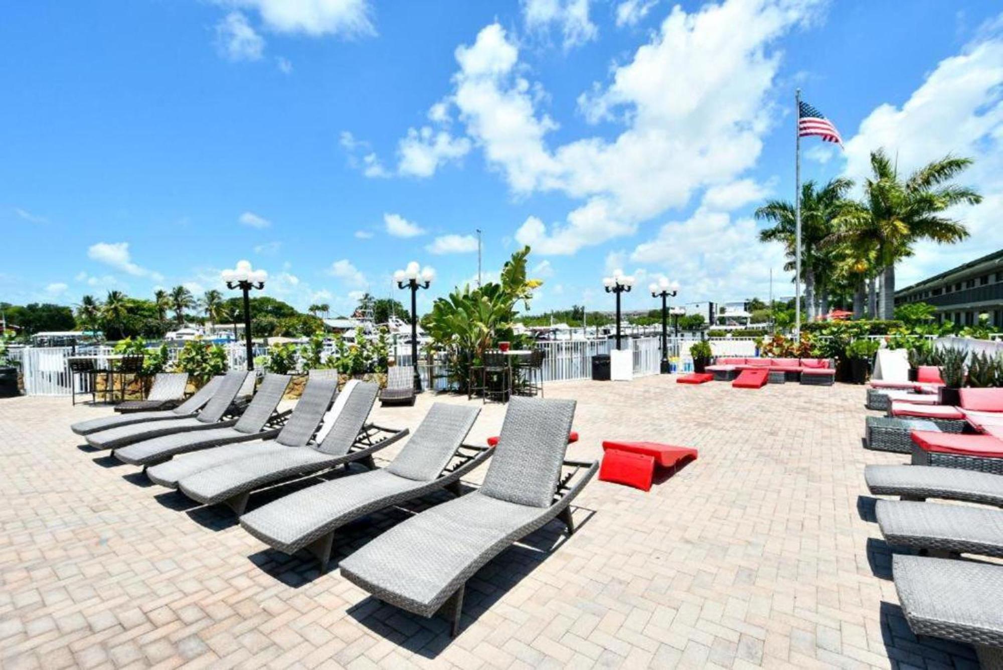 Aparthotel Getaway At The Marina à South Bradenton Extérieur photo